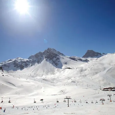 Hotel Belambra Clubs Val Claret 4*