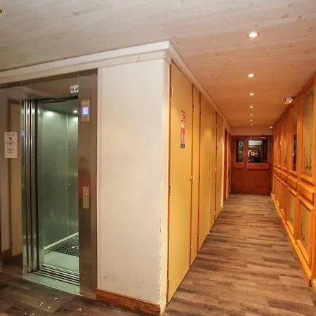 Belambra Clubs Val Claret מלון 4*